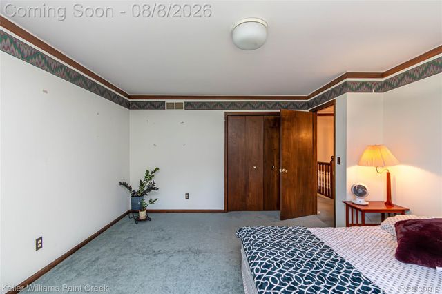 22577 Shadowglen Drive, Farmington Hills, MI 48335