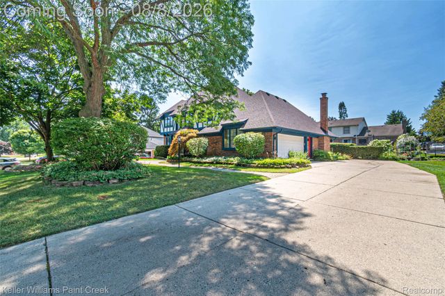 22577 Shadowglen Drive, Farmington Hills, MI 48335