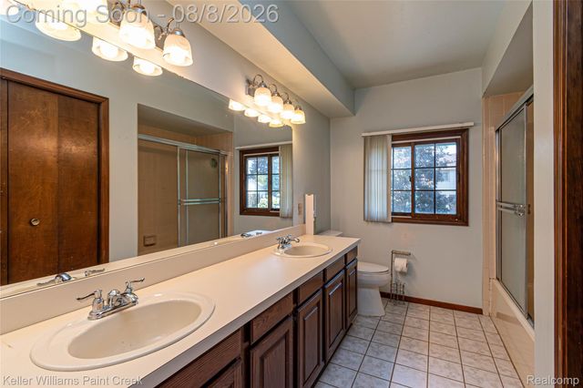 22577 Shadowglen Drive, Farmington Hills, MI 48335