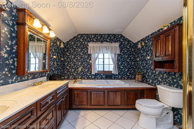22577 Shadowglen Drive, Farmington Hills, MI 48335