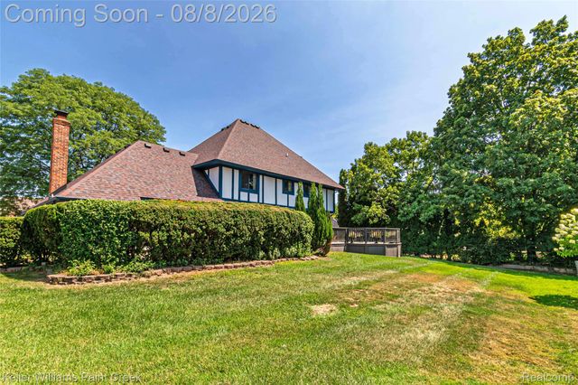 22577 Shadowglen Drive, Farmington Hills, MI 48335