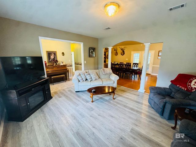 13795 White Road, Silverhill, AL 36576