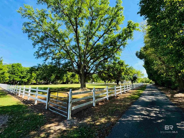 13795 White Road, Silverhill, AL 36576