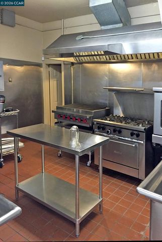 2818 Macarthur Blvd, Oakland, CA 94602