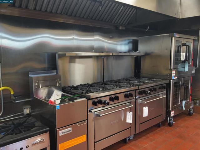 2818 Macarthur Blvd, Oakland, CA 94602