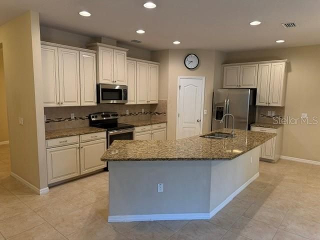 8627 CORINTHIAN WAY, New Port Richey, FL 34654