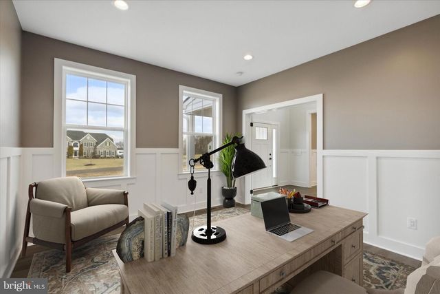 16 HOLCOMBE GROVE RD, Lambertville, NJ 08530