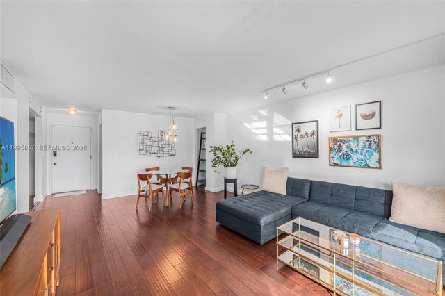 1658 Bay Rd 701, Miami Beach, FL 33139