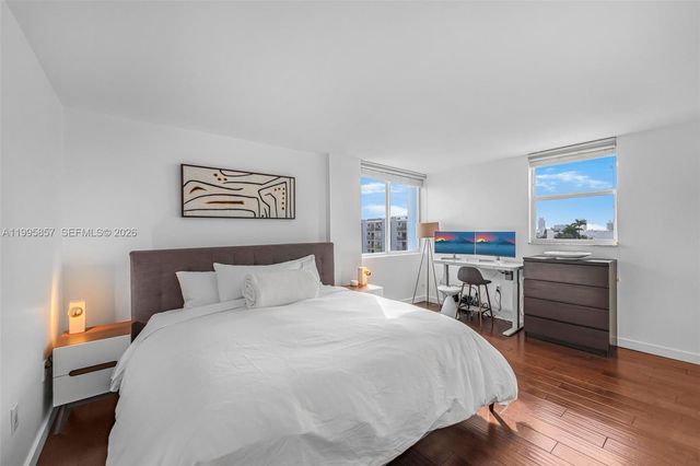 1658 Bay Rd 701, Miami Beach, FL 33139