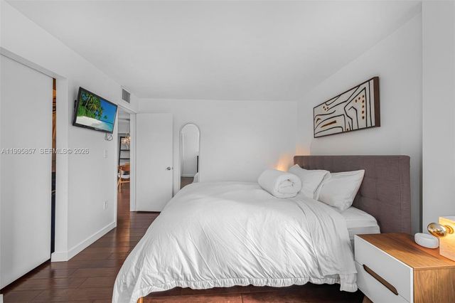 1658 Bay Rd 701, Miami Beach, FL 33139