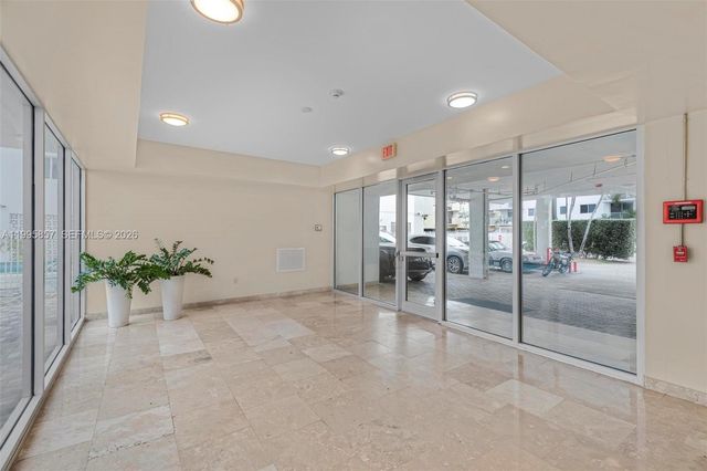 1658 Bay Rd 701, Miami Beach, FL 33139