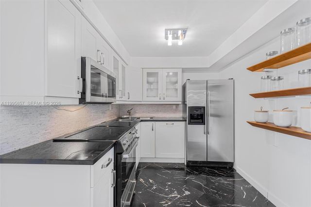 1658 Bay Rd 701, Miami Beach, FL 33139