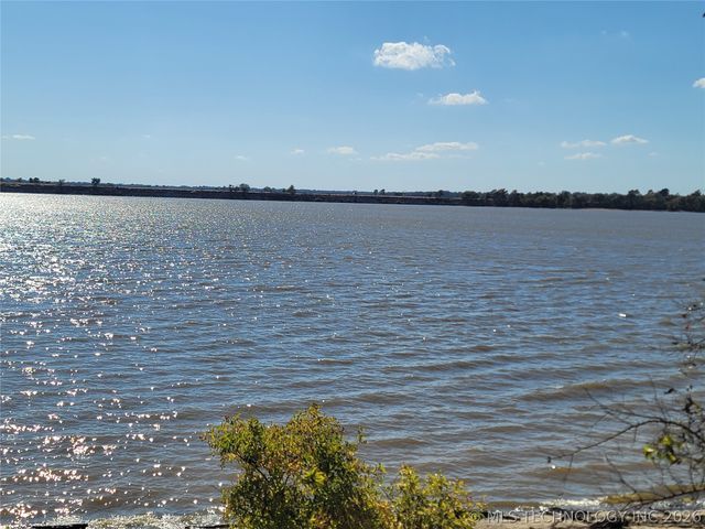 416036 La Vista Drive, Checotah, OK 74426