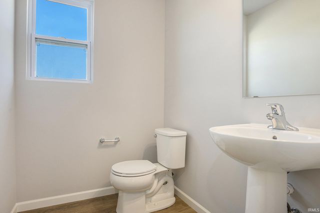 1327 Mackey Drive, South Bend, IN 46614