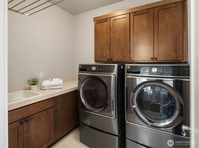 1055 SE 13th Place, North Bend, WA 98045