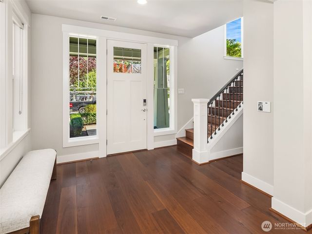 1055 SE 13th Place, North Bend, WA 98045