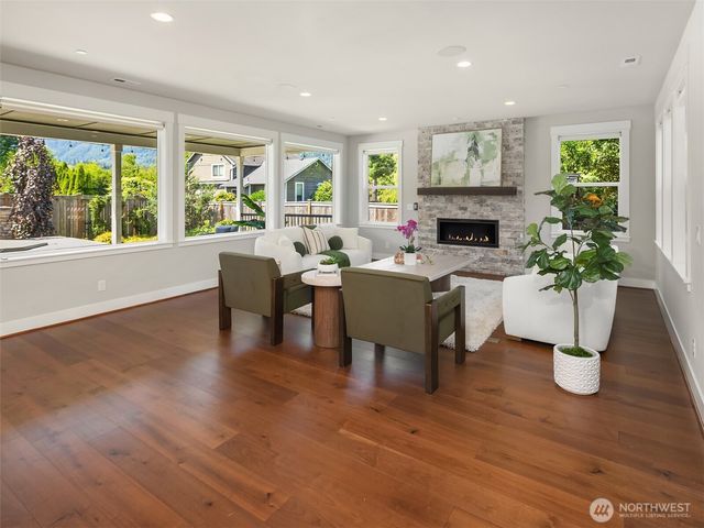 1055 SE 13th Place, North Bend, WA 98045