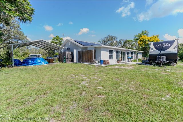 1045 Pin Oak Street, Lake Placid, FL 33852