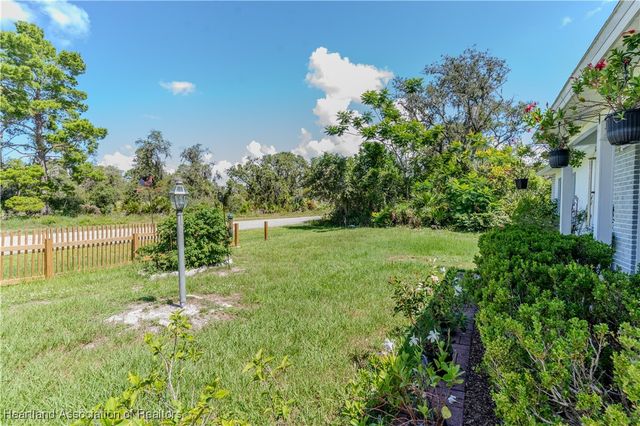 1045 Pin Oak Street, Lake Placid, FL 33852