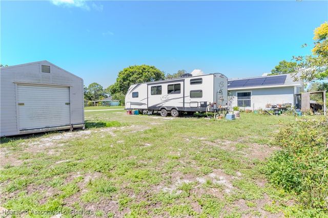 1045 Pin Oak Street, Lake Placid, FL 33852