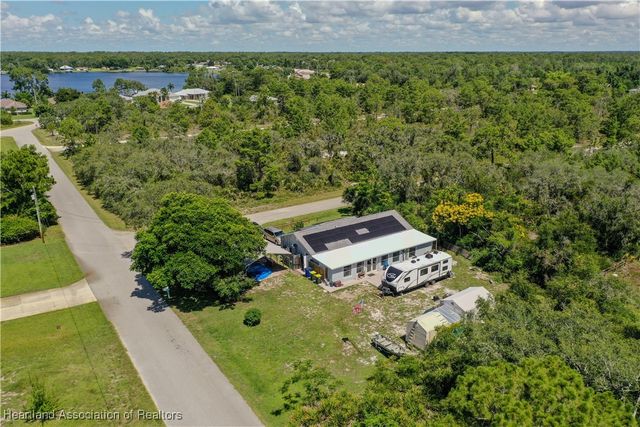 1045 Pin Oak Street, Lake Placid, FL 33852