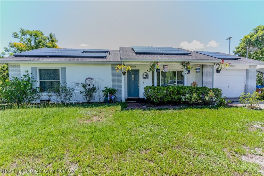 1045 Pin Oak Street, Lake Placid, FL 33852