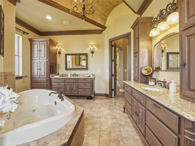 132 The Lakes Drive, Aledo, TX 76008