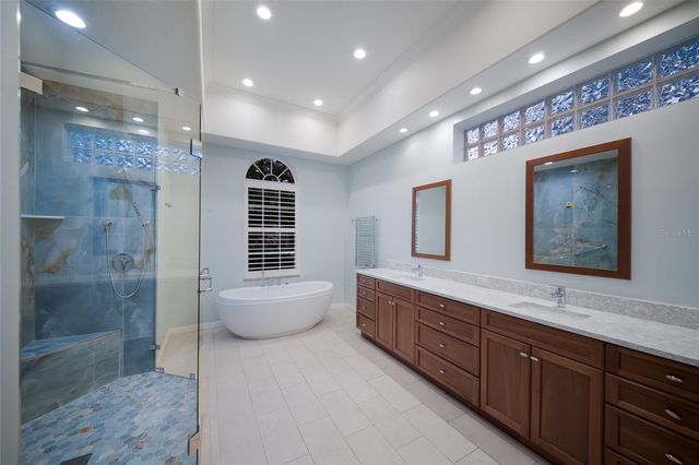 7920 ROYAL QUEENSLAND WAY, Lakewood Ranch, FL 34202