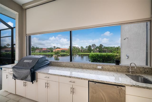 7920 ROYAL QUEENSLAND WAY, Lakewood Ranch, FL 34202