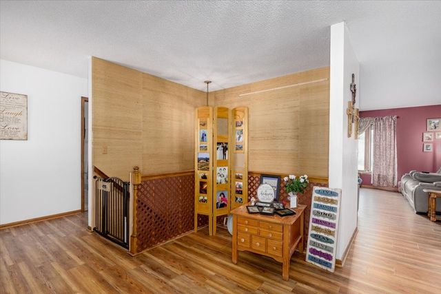 812 Lakeview Drive, Osceola, IA 50213