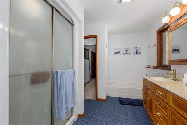 812 Lakeview Drive, Osceola, IA 50213