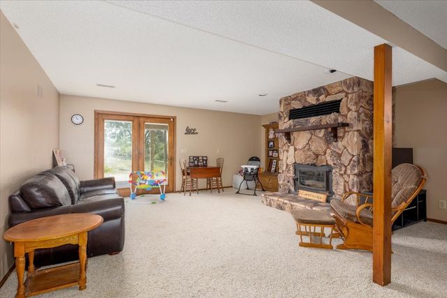 812 Lakeview Drive, Osceola, IA 50213