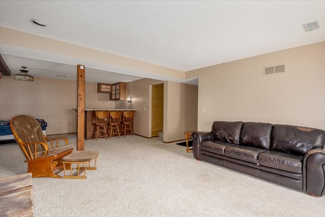 812 Lakeview Drive, Osceola, IA 50213