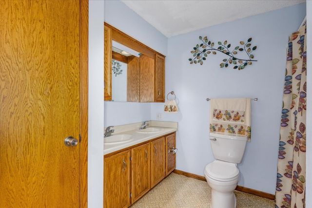 812 Lakeview Drive, Osceola, IA 50213