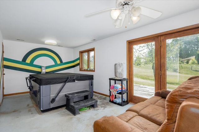 812 Lakeview Drive, Osceola, IA 50213