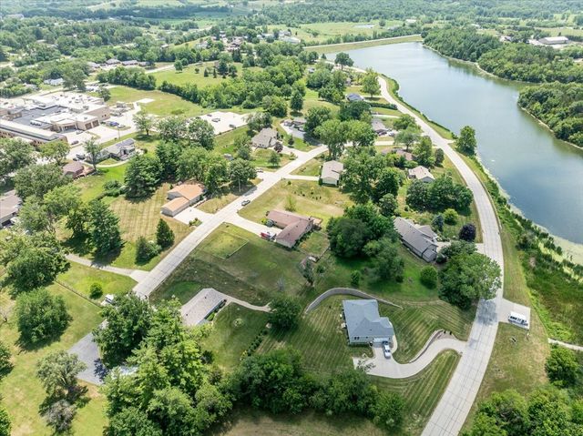 812 Lakeview Drive, Osceola, IA 50213