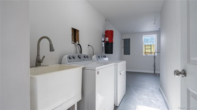 85 Drew Drive, Eastport, NY 11941