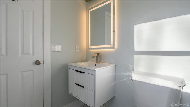 85 Drew Drive, Eastport, NY 11941