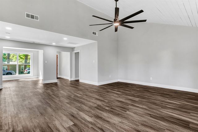 56 Crappie Crescent Road, Pottsboro, TX 75076