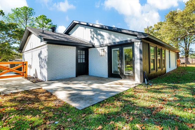 56 Crappie Crescent Road, Pottsboro, TX 75076