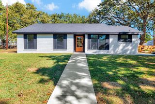 56 Crappie Crescent Road, Pottsboro, TX 75076