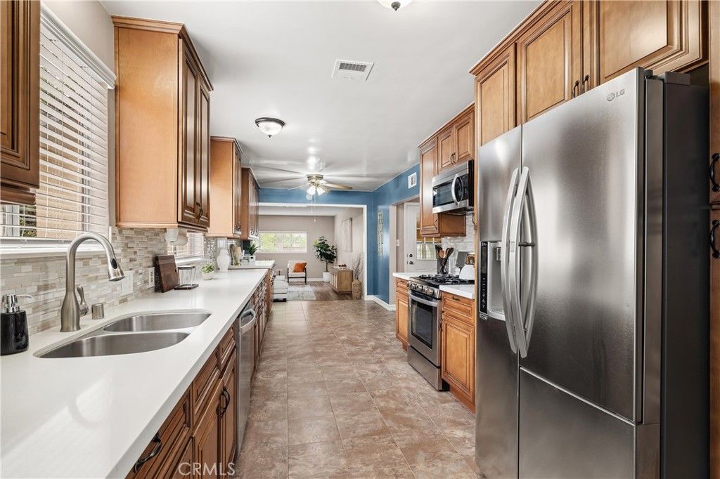 15944 Gledhill, North Hills, CA 91343 — photo 2