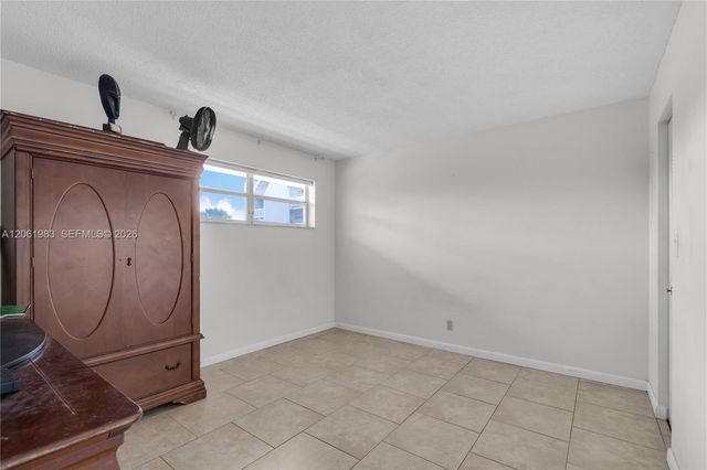 3551 Inverrary Drive 208, Lauderhill, FL 33319