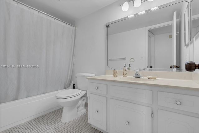 3551 Inverrary Drive 208, Lauderhill, FL 33319