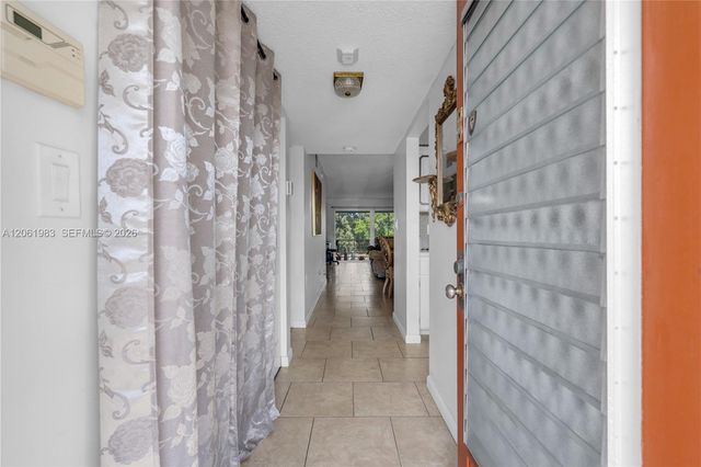 3551 Inverrary Drive 208, Lauderhill, FL 33319