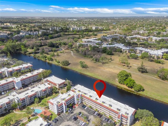 3551 Inverrary Drive 208, Lauderhill, FL 33319
