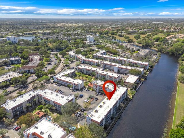 3551 Inverrary Drive 208, Lauderhill, FL 33319