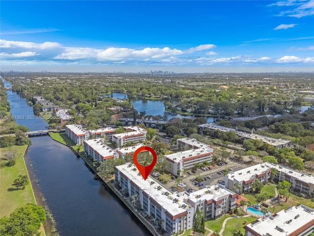 3551 Inverrary Drive 208, Lauderhill, FL 33319