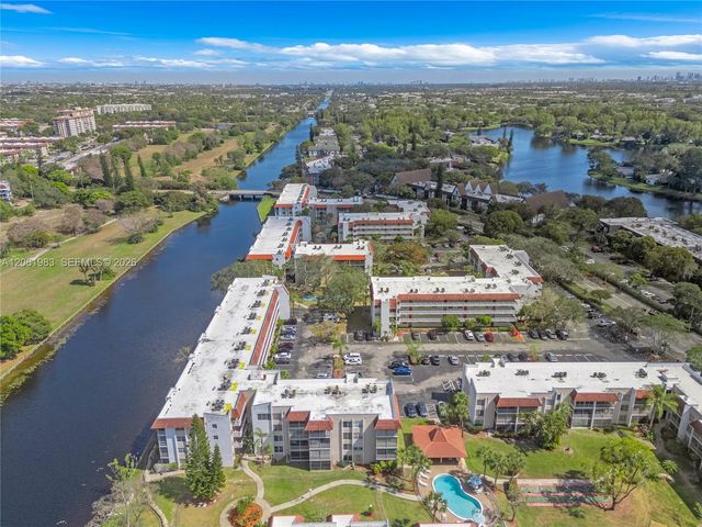 3551 Inverrary Drive 208, Lauderhill, FL 33319