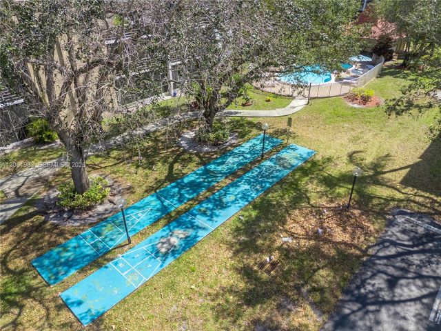 3551 Inverrary Drive 208, Lauderhill, FL 33319